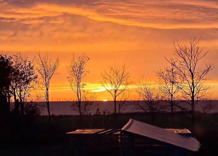 ベッド・アンド・ブレックファスト Sunset Bed & No Breakfast *