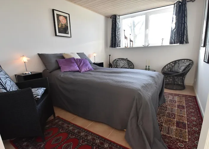 Sunset Bed & No Breakfast Bed and Breakfast Gedser